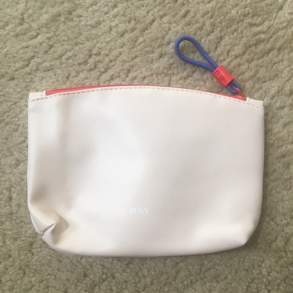 NWOT Faux Leather Makeup Case Women Girls Print - Picture 2 of 5